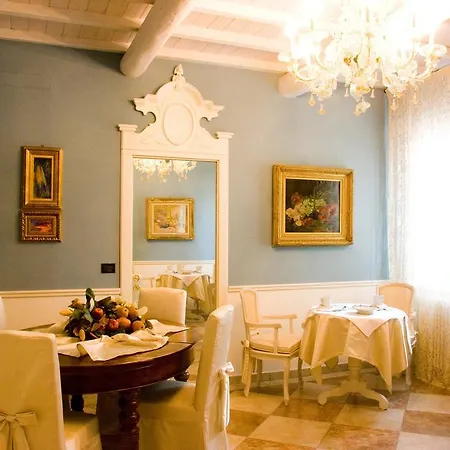 A Casa Dell'antiquario 2*