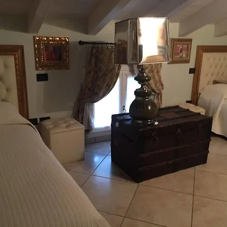 A Casa Dell'antiquario Bed & Breakfast
